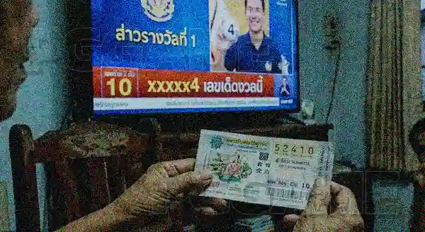 ทำไมคนเงินน้อย ถึงซื้อหวยบ่อย